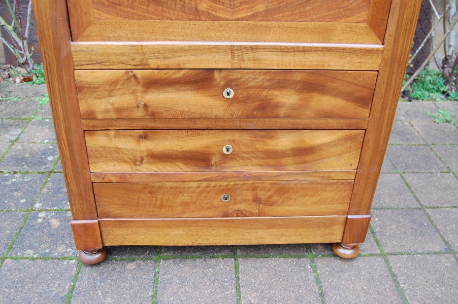 Secr�taire d �poque Louis Philippe en noyer du 19e si�cle