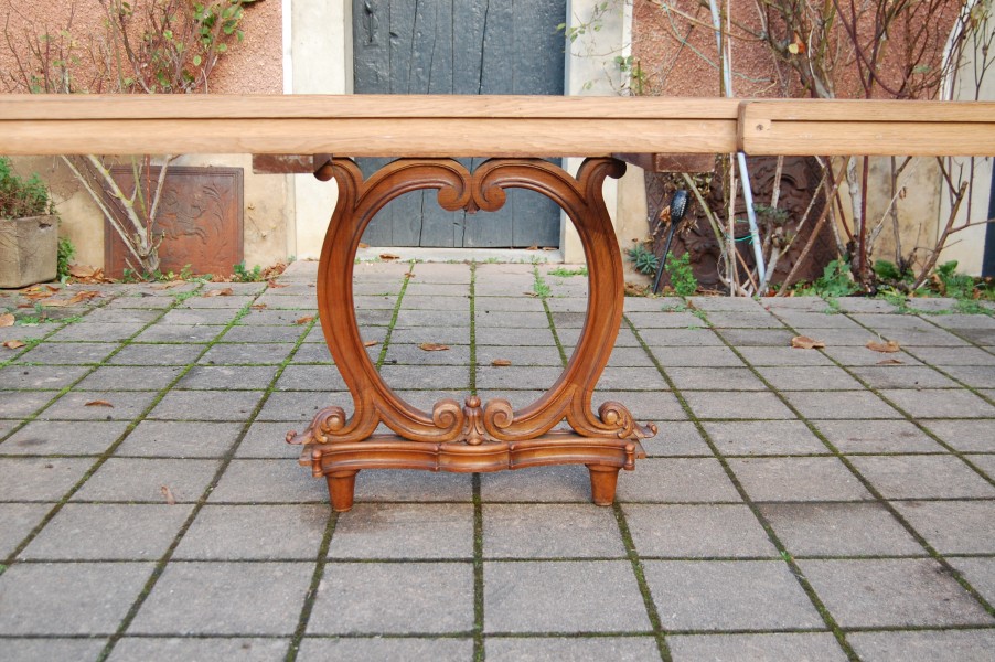 Table Napolon III en noyer de style Louis XV fin du 19e sicle