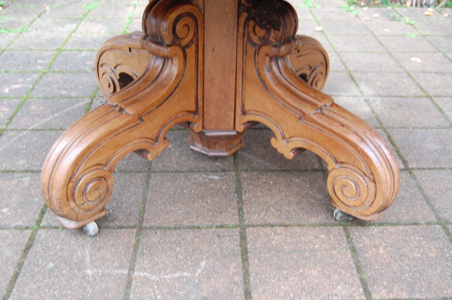 Grande table Napol�on III en noyer 22 couverts 6 rallonges