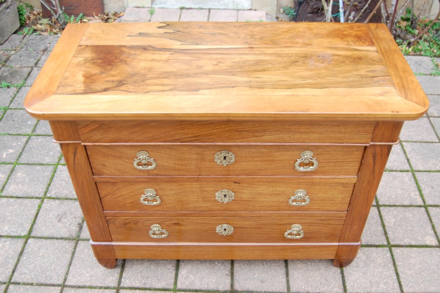 Commode d poque restauration Louis Philippe en noyer du 19e sicle