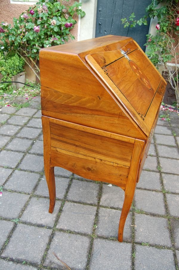 Bureau  pente Louis XV Louis XVI du 18e sicle