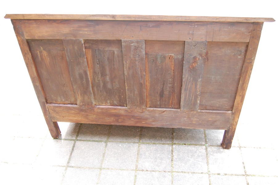 Commode d �poque Louis XV en noyer du 18e si�cle