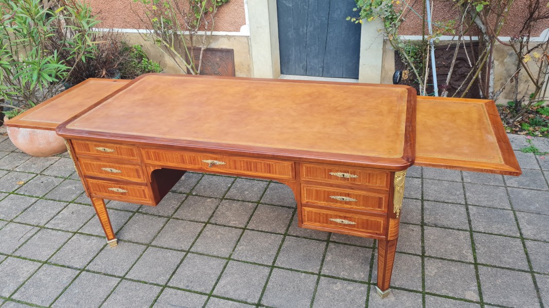 Bureau Napolon III fin du 19e sicle de style Louis XVI