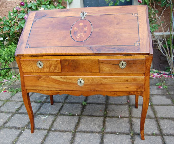 Bureau  pente Louis XV Louis XVI du 18e sicle