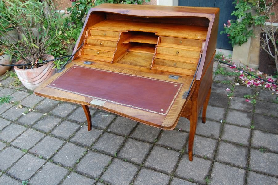 Bureau  pente Louis XV Louis XVI du 18e sicle