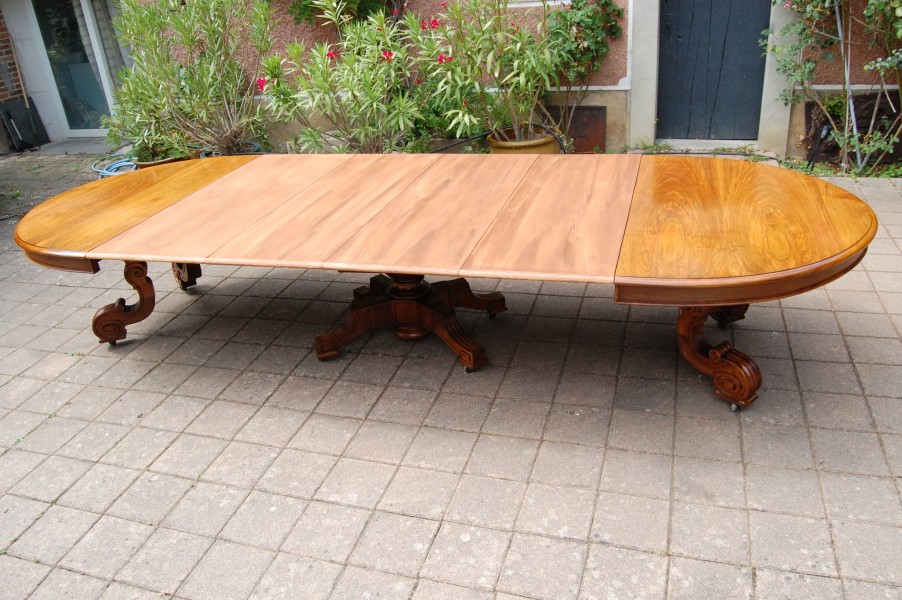 Grande table napol�lon III en noyer fin du 19e si�cle 20 couverts avec 6 rallonges