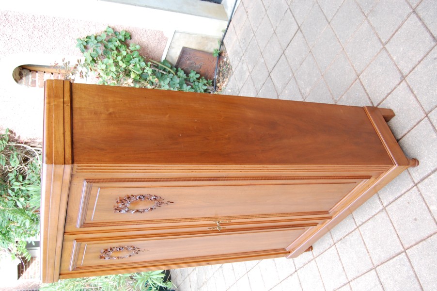 Biblioth�que armoire Napol�on III en noyer fin du 19e si�cle