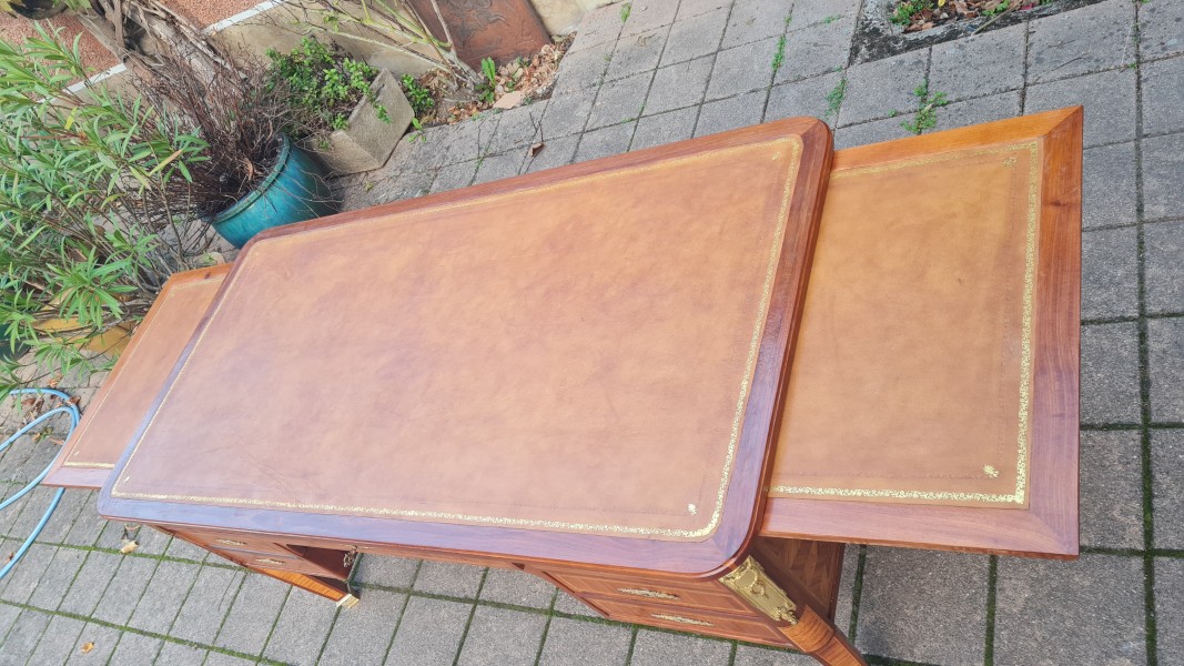 Bureau Napolon III fin du 19e sicle de style Louis XVI