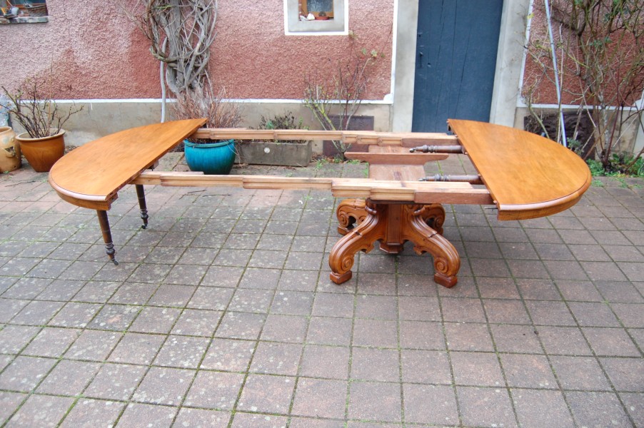 Grande table napol�lon III en noyer fin du 19e si�cle 20 couverts avec 6 rallonges