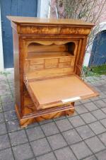 Secr�taire d �poque Louis Philippe en noyer du 19e si�cle