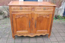 Petit buffet d �poque Louis Philippe en acajou