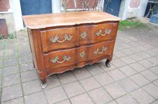 Commode d �poque Louis XVI en noyer du 18e si�cle